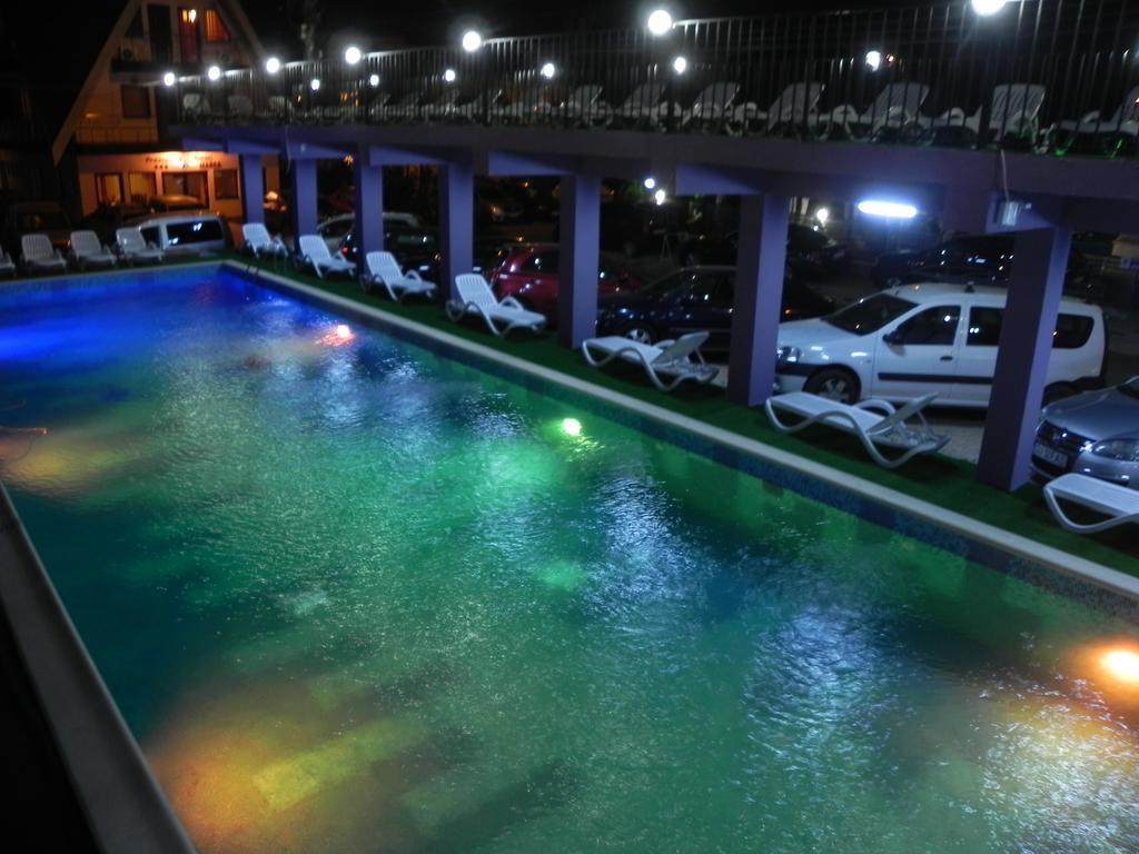 Pensiunea Iubesc Marea คอสติเนช ภายนอก รูปภาพ